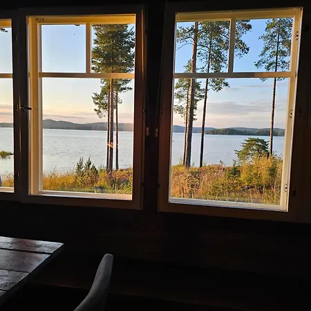 Moekki Jaerven Rannalla, Matkailukartano Kivennapa Pieksaenkoski