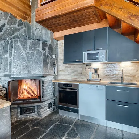 Moekki Jaerven Rannalla, Matkailukartano Kivennapa Chalet