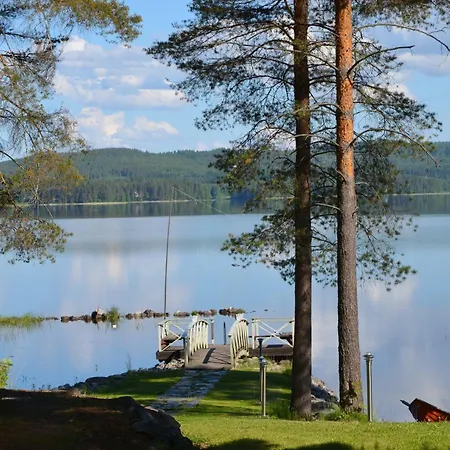 Moekki Jaerven Rannalla, Matkailukartano Kivennapa Шале Pieksaenkoski