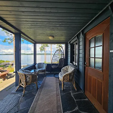 Moekki Jaerven Rannalla, Matkailukartano Kivennapa * Pieksaenkoski