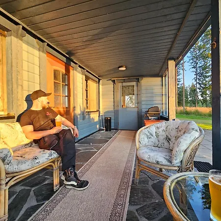 Moekki Jaerven Rannalla, Matkailukartano Kivennapa Alpesi faház *