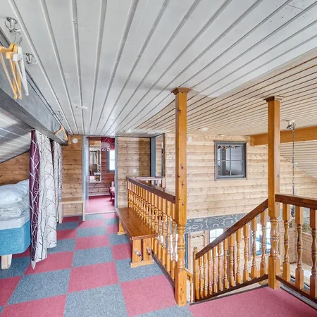 Alpesi faház Moekki Jaerven Rannalla, Matkailukartano Kivennapa *