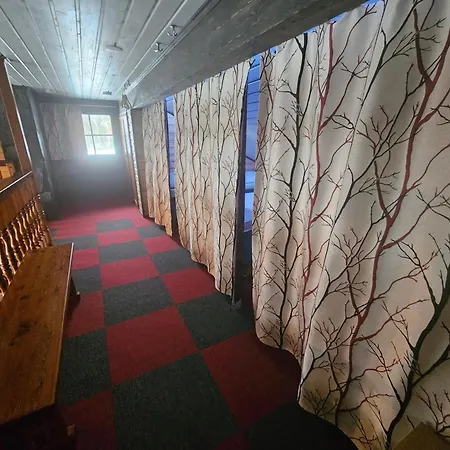 Moekki Jaerven Rannalla, Matkailukartano Kivennapa Шале Pieksaenkoski