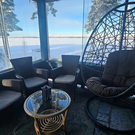 Moekki Jaerven Rannalla, Matkailukartano Kivennapa *