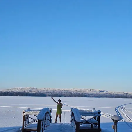 Moekki Jaerven Rannalla, Matkailukartano Kivennapa Chalet *