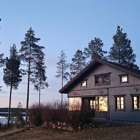 Moekki Jaerven Rannalla, Matkailukartano Kivennapa *