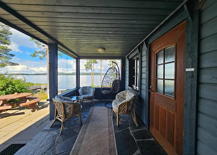 Moekki Jaerven Rannalla, Matkailukartano Kivennapa * Pieksaenkoski